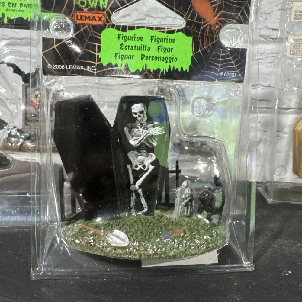 Lemax Spooky Town Halloween Accessory Figure Lot Cemetery Graveyard Tombstones